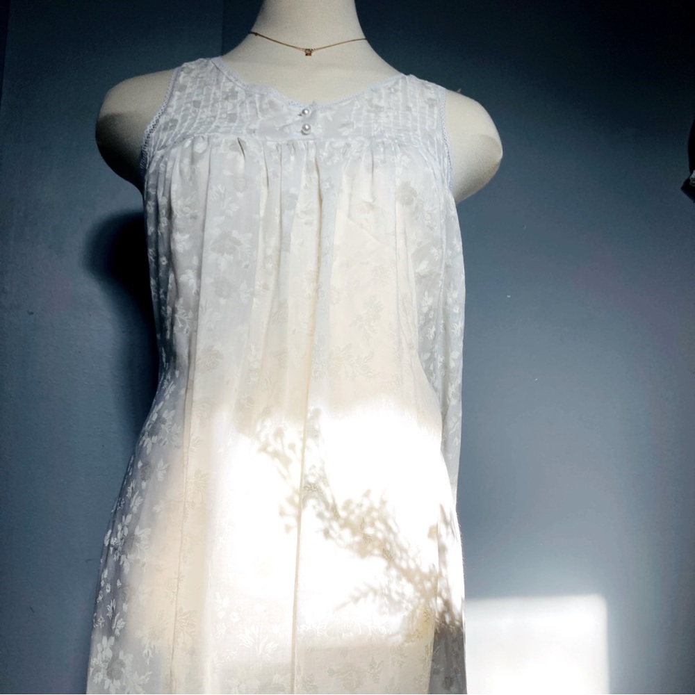 Vtg Cottagecore Floral night gown and robe set